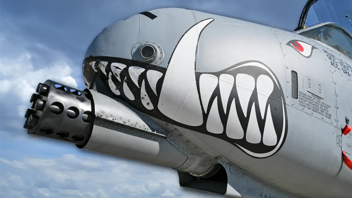 Warp Throwing A-10 Warthog
